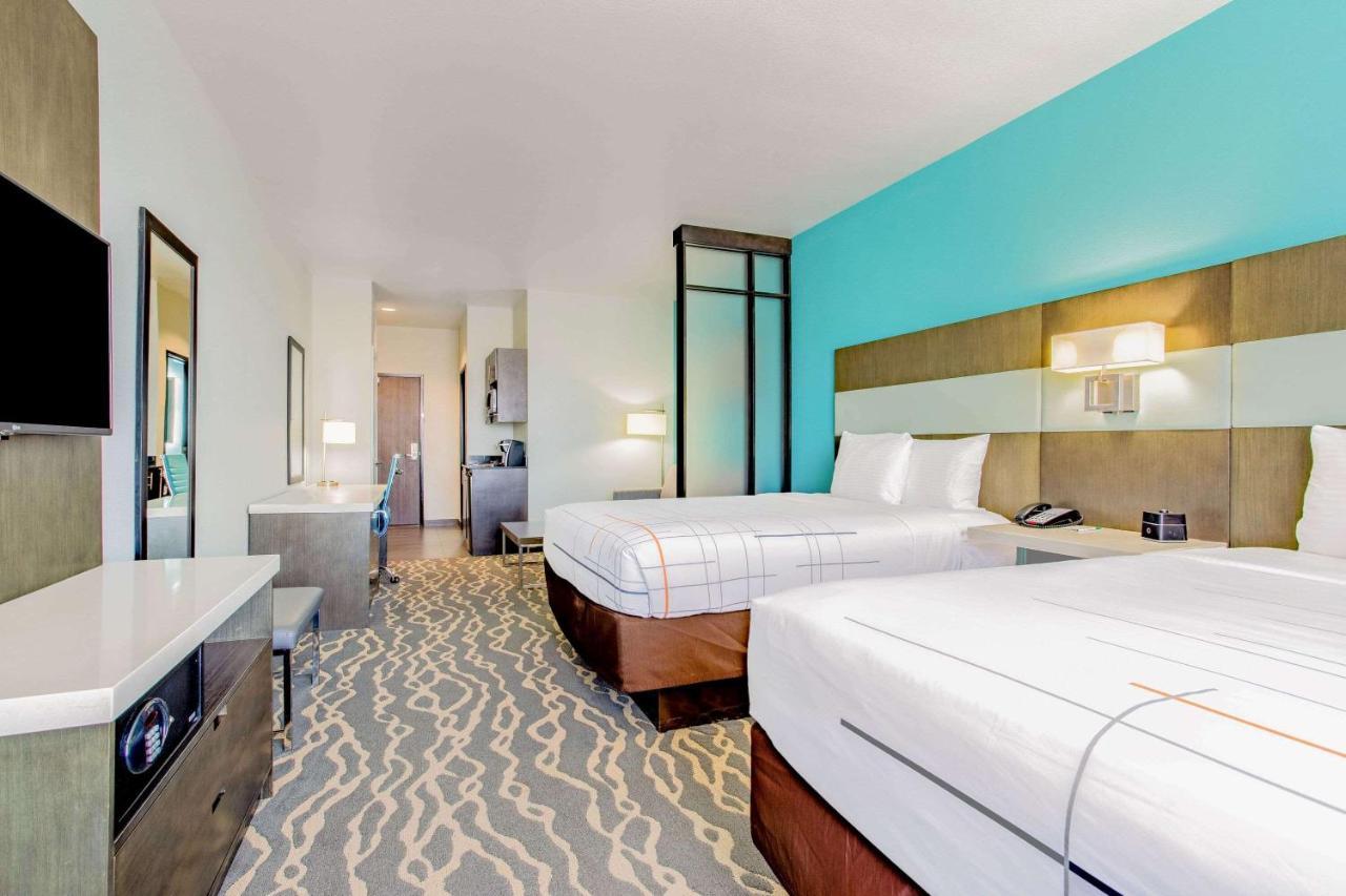 La Quinta Inn & Suites By Wyndham Northlake Ft. Worth Elizabethtown Exteriör bild