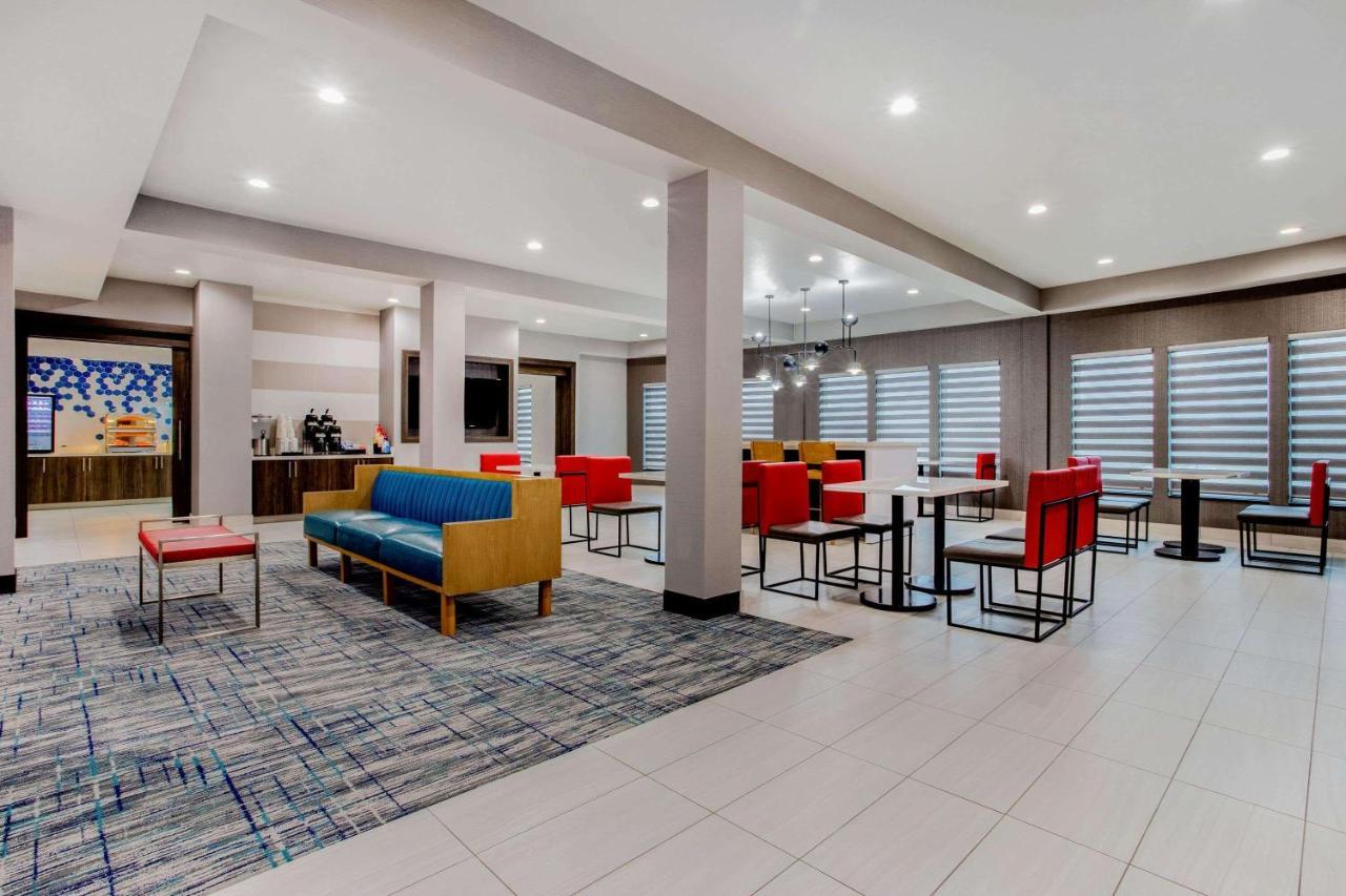 La Quinta Inn & Suites By Wyndham Northlake Ft. Worth Elizabethtown Exteriör bild