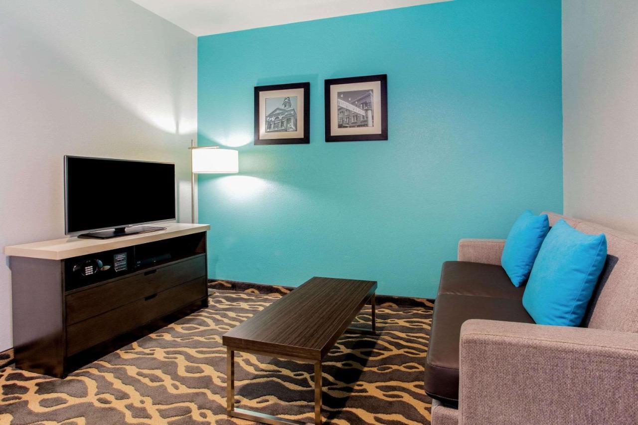 La Quinta Inn & Suites By Wyndham Northlake Ft. Worth Elizabethtown Exteriör bild