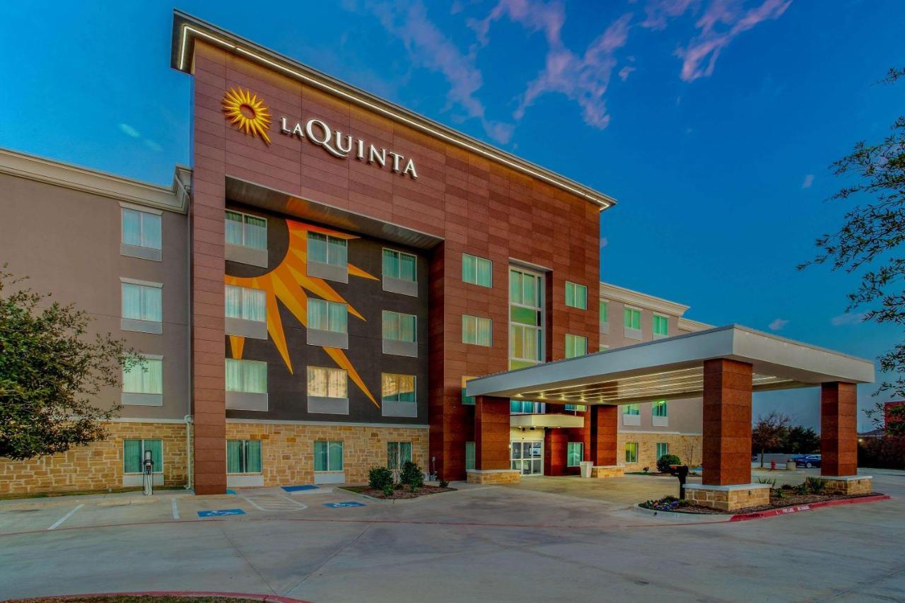 La Quinta Inn & Suites By Wyndham Northlake Ft. Worth Elizabethtown Exteriör bild