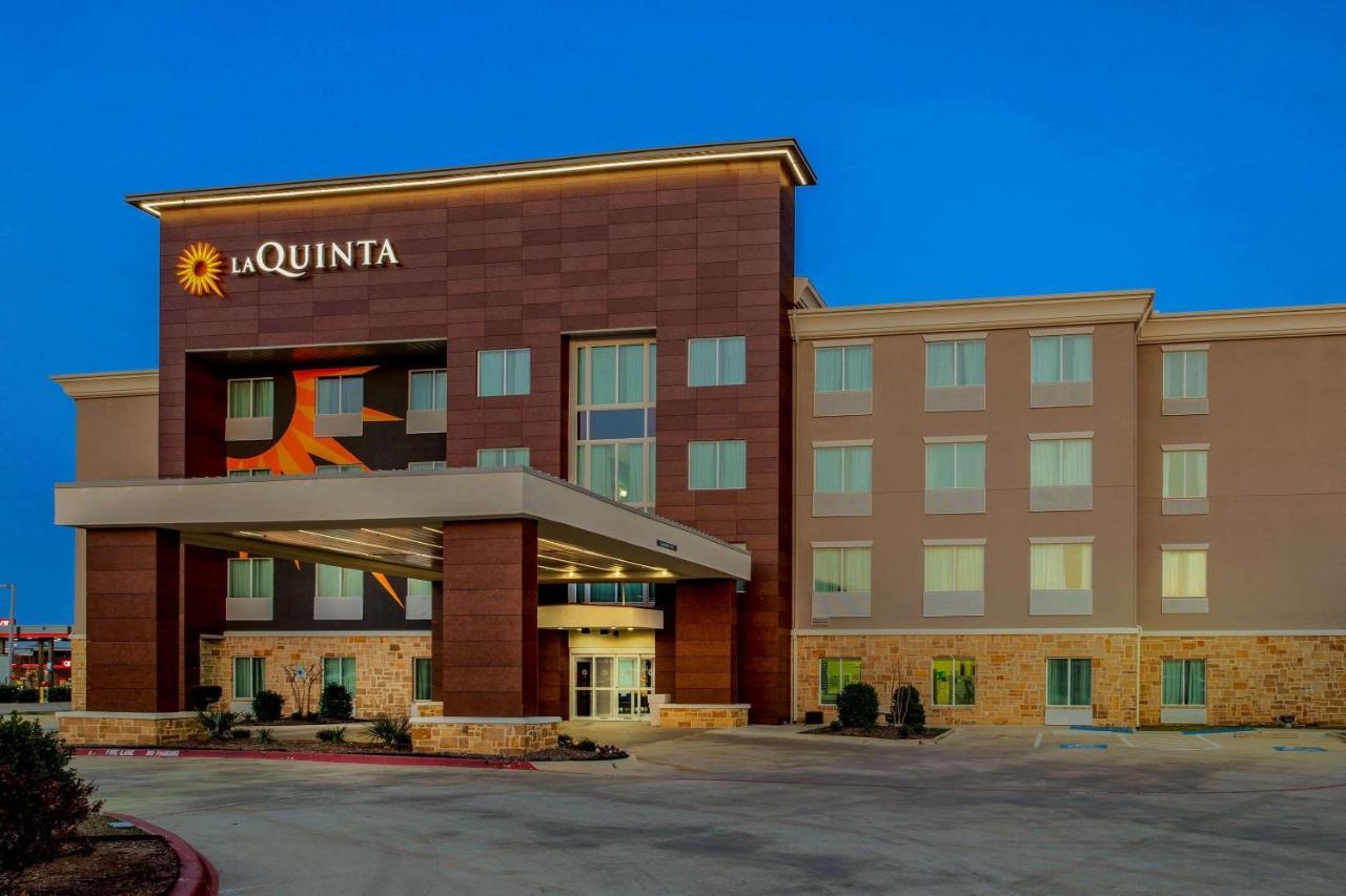 La Quinta Inn & Suites By Wyndham Northlake Ft. Worth Elizabethtown Exteriör bild