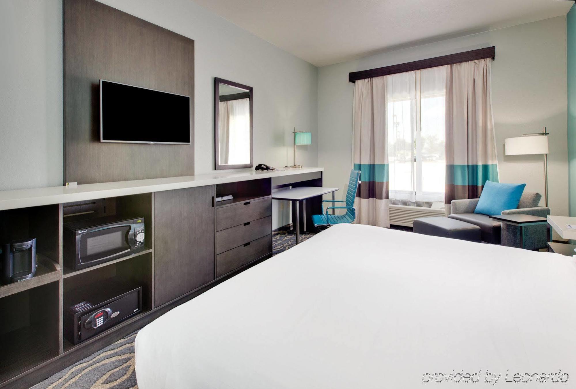La Quinta Inn & Suites By Wyndham Northlake Ft. Worth Elizabethtown Exteriör bild